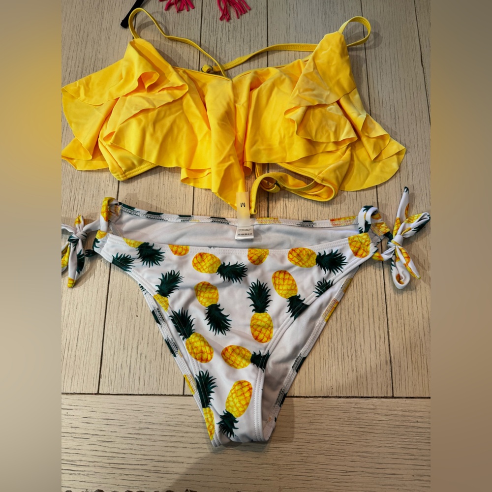 Women’s swim suit